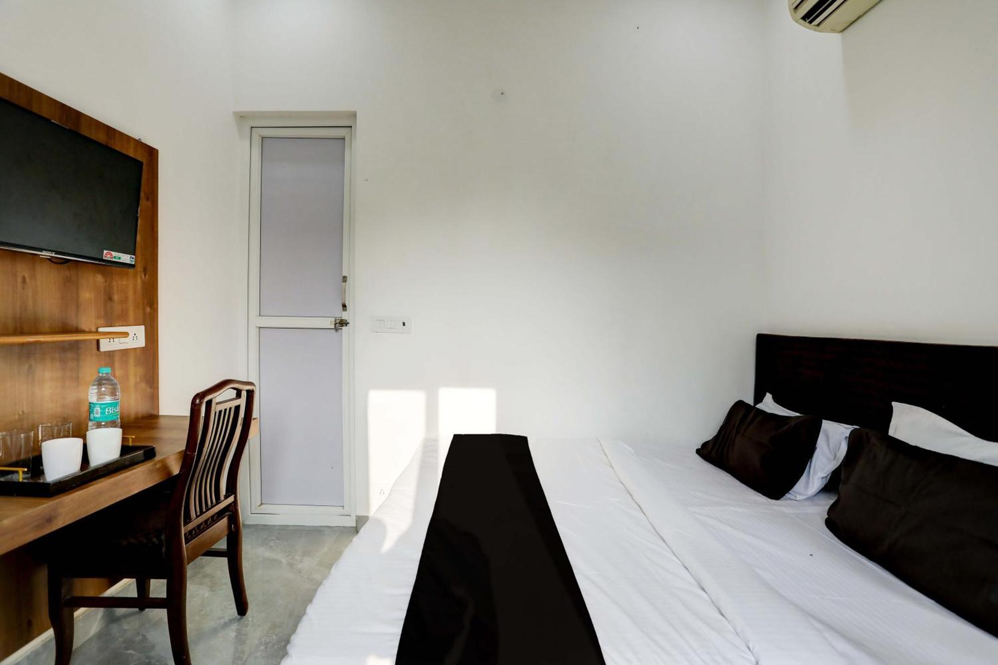 Play Rooms - Couple Friendly Delta II Greater Noida Esterno foto